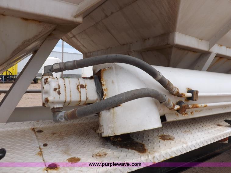 image for item I7666 2008 Neville tender trailer