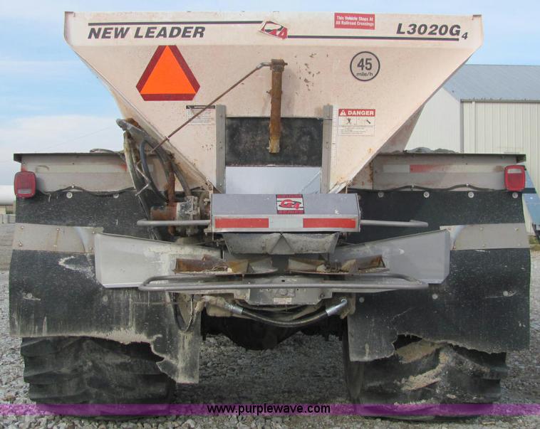 image for item I7831 1990 International 4900 spreader truck