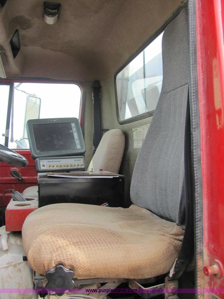 image for item I7831 1990 International 4900 spreader truck