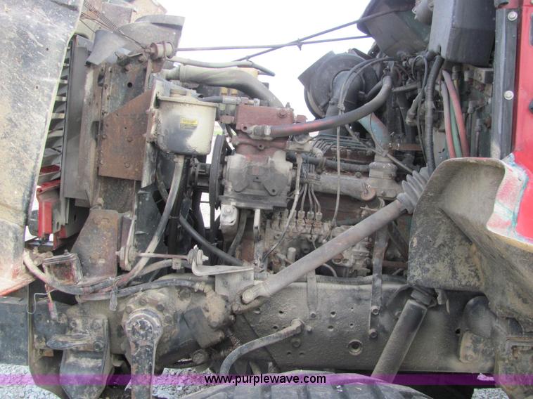 image for item I7831 1990 International 4900 spreader truck