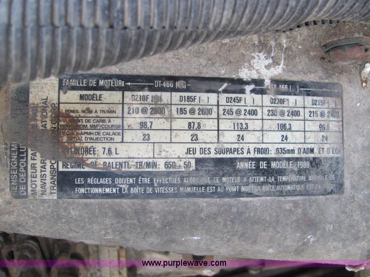 image for item I7831 1990 International 4900 spreader truck