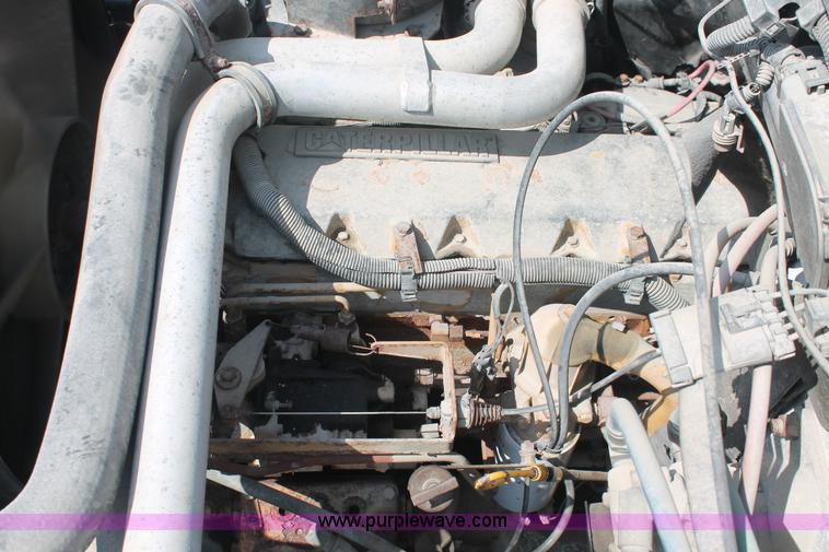 image for item I7832 1992 GMC TopKick C7H042 flatbed truck