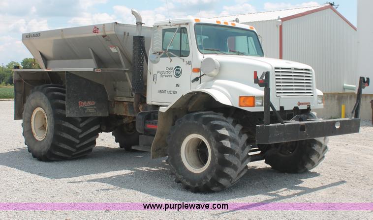 image for item I7836 1991 International 4900 floater spreader truck
