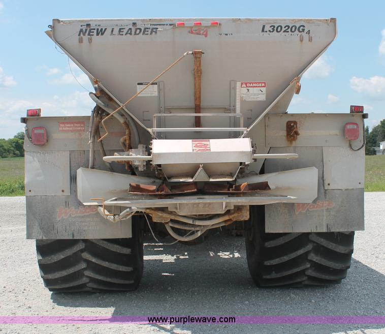 image for item I7836 1991 International 4900 floater spreader truck