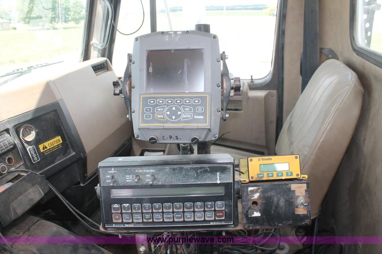 image for item I7836 1991 International 4900 floater spreader truck