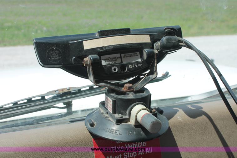 image for item I7836 1991 International 4900 floater spreader truck