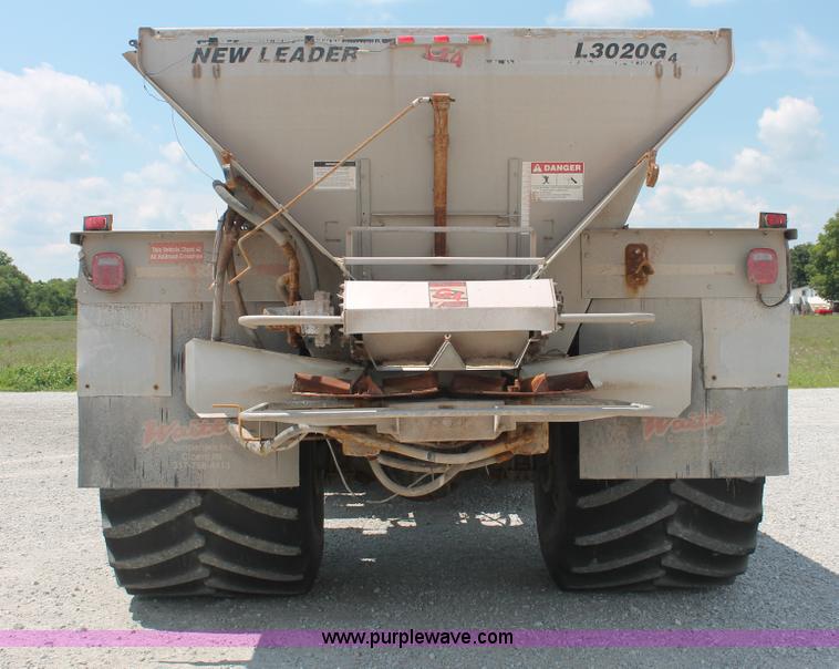 image for item I7836 1991 International 4900 floater spreader truck