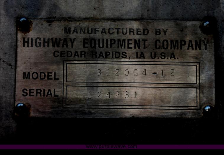 image for item I7836 1991 International 4900 floater spreader truck