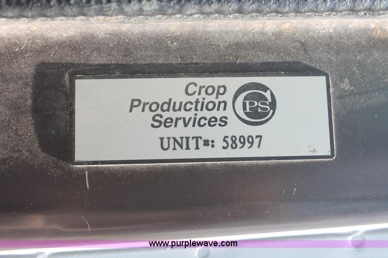 image for item I7836 1991 International 4900 floater spreader truck