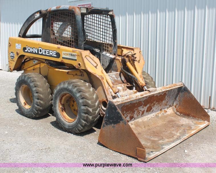 image for item I7837 2000 John Deere 260 Series II skid steer