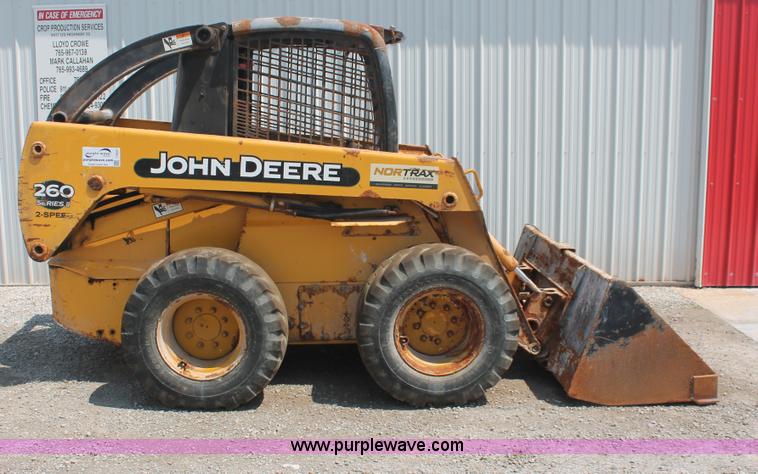image for item I7837 2000 John Deere 260 Series II skid steer