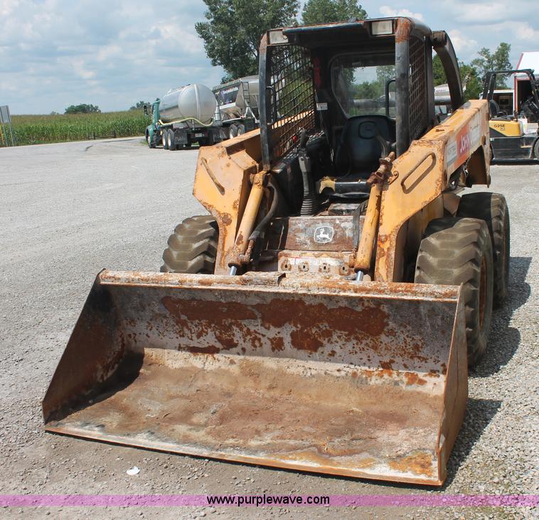 image for item I7837 2000 John Deere 260 Series II skid steer