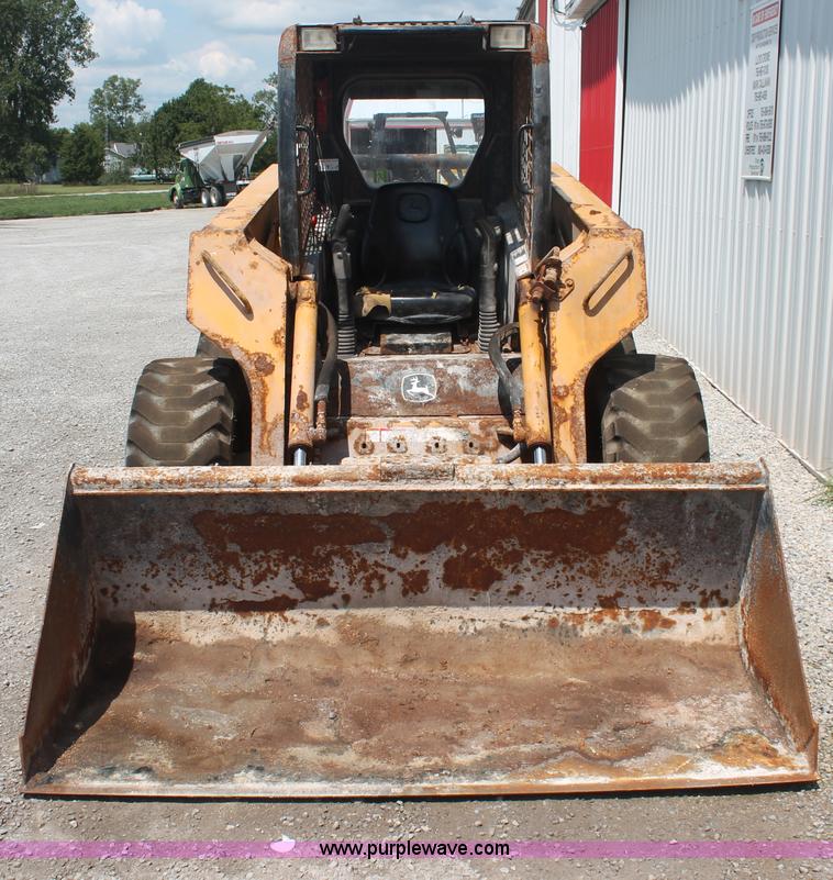 image for item I7837 2000 John Deere 260 Series II skid steer