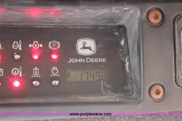 image for item I7837 2000 John Deere 260 Series II skid steer