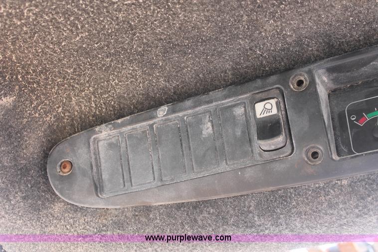 image for item I7837 2000 John Deere 260 Series II skid steer