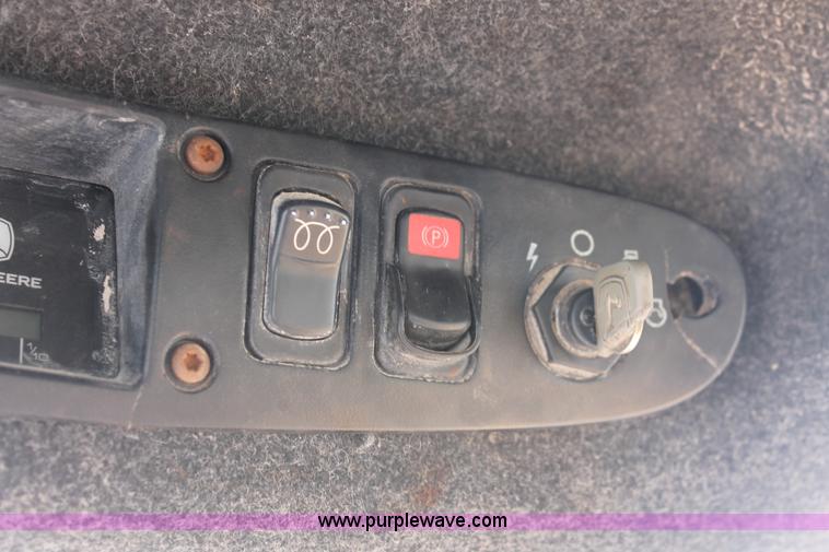 image for item I7837 2000 John Deere 260 Series II skid steer