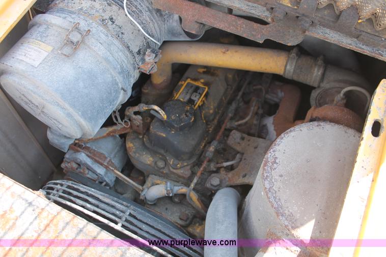 image for item I7837 2000 John Deere 260 Series II skid steer