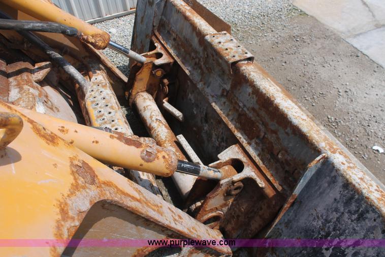 image for item I7837 2000 John Deere 260 Series II skid steer