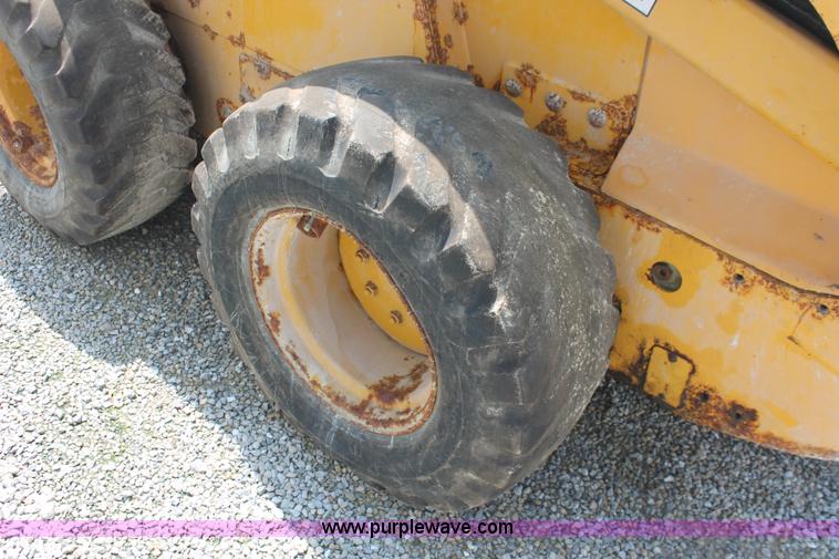 image for item I7837 2000 John Deere 260 Series II skid steer
