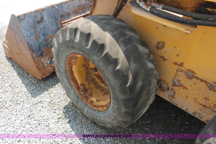 image for item I7837 2000 John Deere 260 Series II skid steer