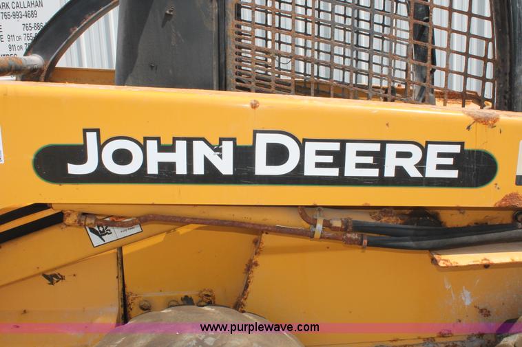 image for item I7837 2000 John Deere 260 Series II skid steer