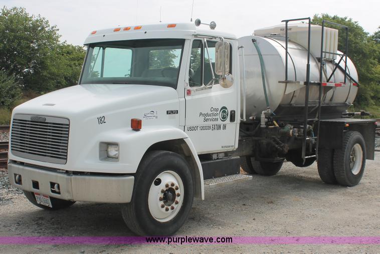 image for item I7838 1994 Freightliner FL70 liquid nurse truck
