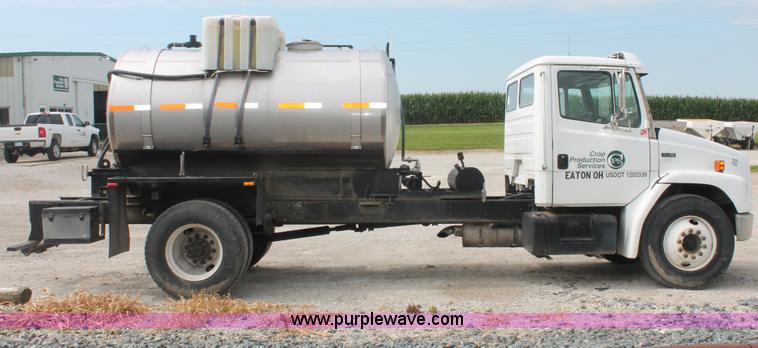 image for item I7838 1994 Freightliner FL70 liquid nurse truck