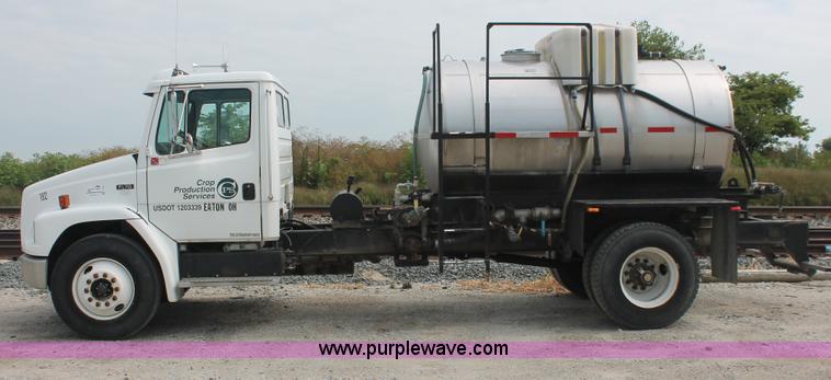 image for item I7838 1994 Freightliner FL70 liquid nurse truck