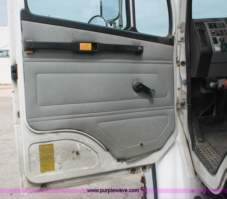 image for item I7838 1994 Freightliner FL70 liquid nurse truck