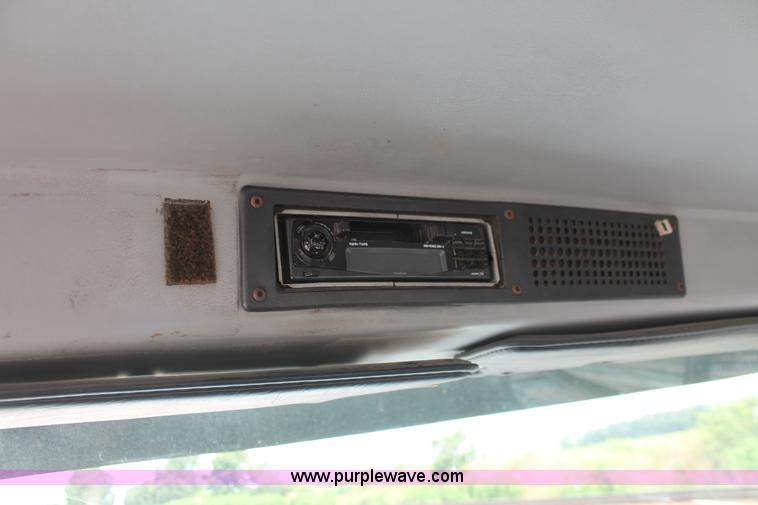 image for item I7838 1994 Freightliner FL70 liquid nurse truck