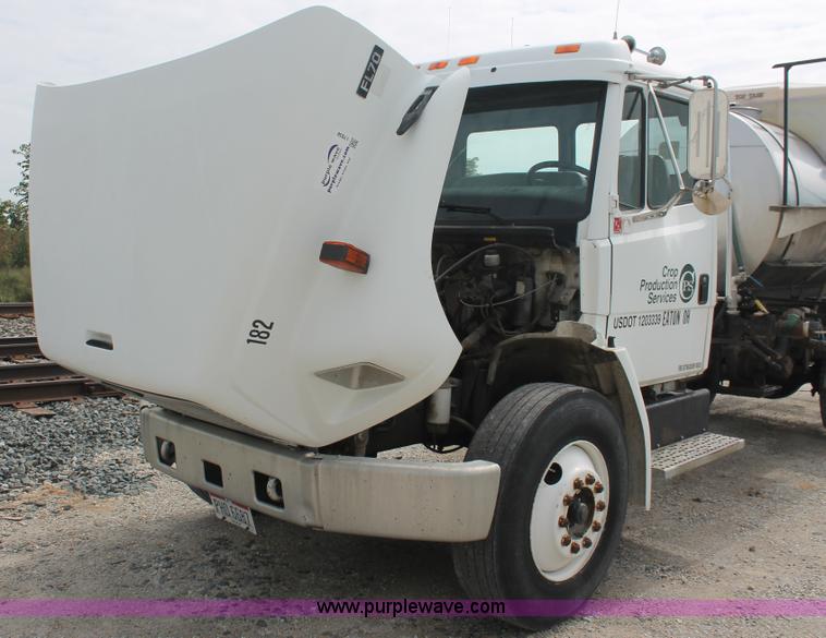 image for item I7838 1994 Freightliner FL70 liquid nurse truck