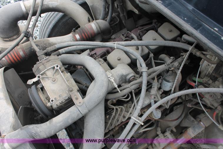 image for item I7838 1994 Freightliner FL70 liquid nurse truck