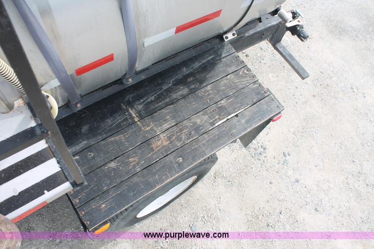 image for item I7838 1994 Freightliner FL70 liquid nurse truck