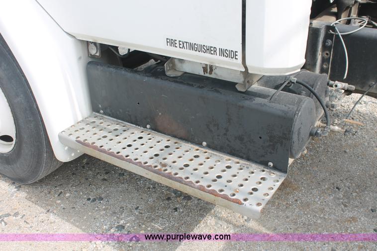 image for item I7838 1994 Freightliner FL70 liquid nurse truck