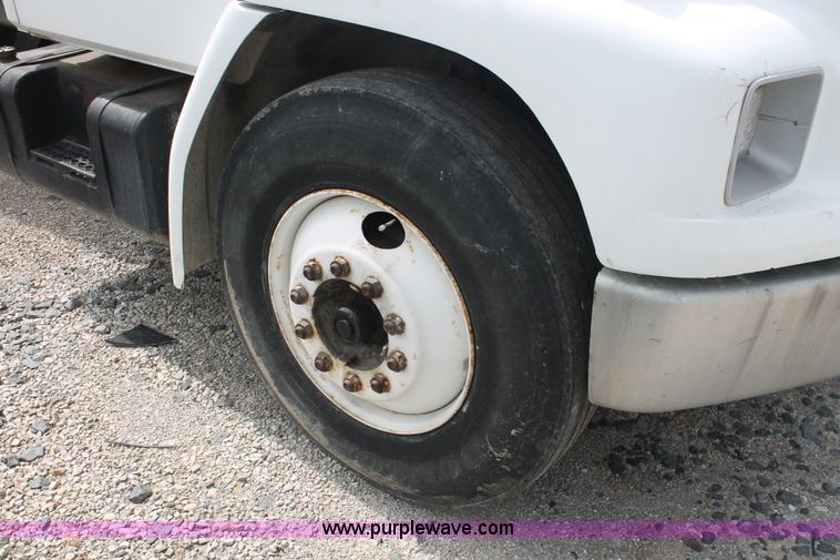 image for item I7838 1994 Freightliner FL70 liquid nurse truck