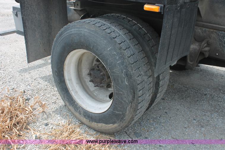 image for item I7838 1994 Freightliner FL70 liquid nurse truck