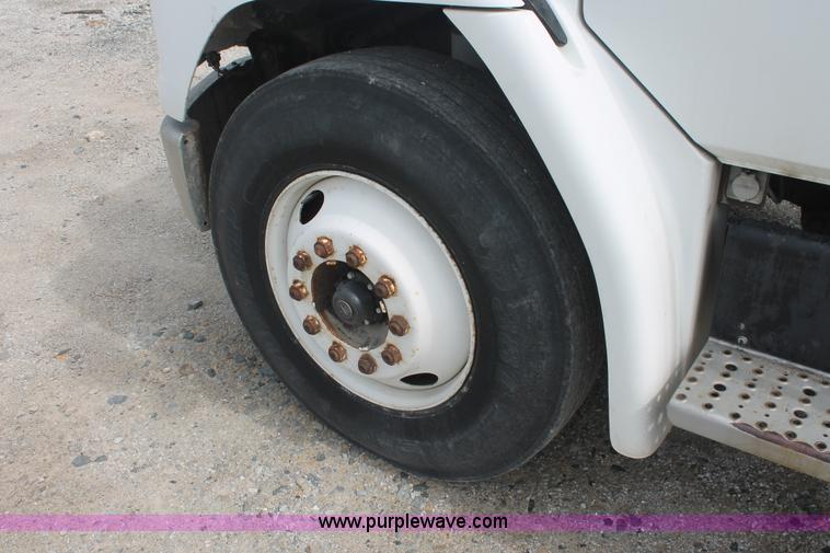 image for item I7838 1994 Freightliner FL70 liquid nurse truck