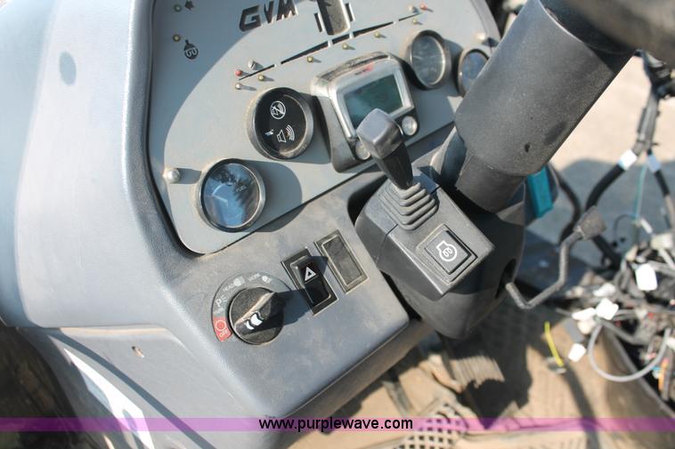 image for item I7841 2005 GVM Prowler XP 1149T self-propelled sprayer/spreader