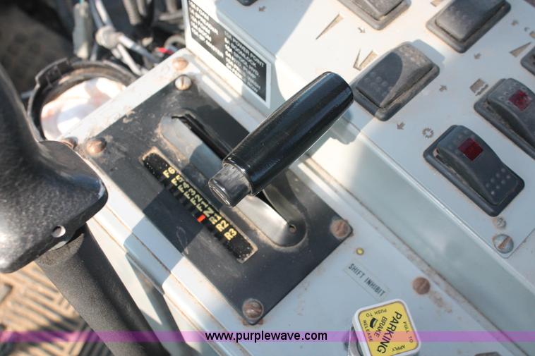 image for item I7841 2005 GVM Prowler XP 1149T self-propelled sprayer/spreader