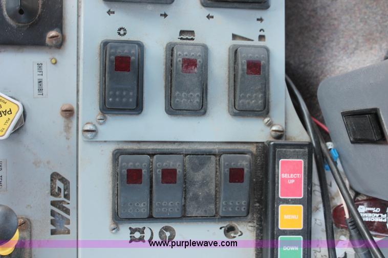 image for item I7841 2005 GVM Prowler XP 1149T self-propelled sprayer/spreader