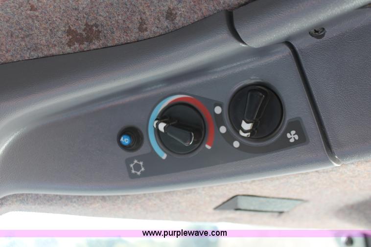 image for item I7841 2005 GVM Prowler XP 1149T self-propelled sprayer/spreader