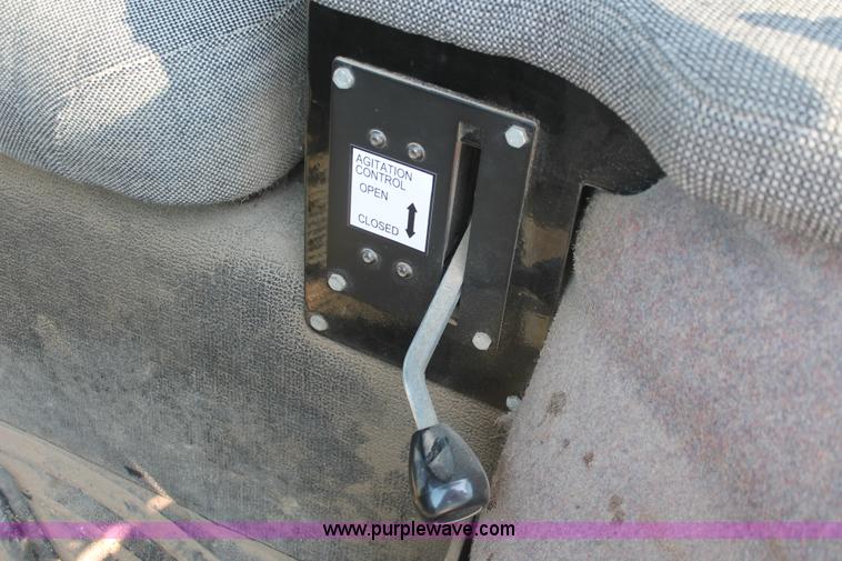 image for item I7841 2005 GVM Prowler XP 1149T self-propelled sprayer/spreader