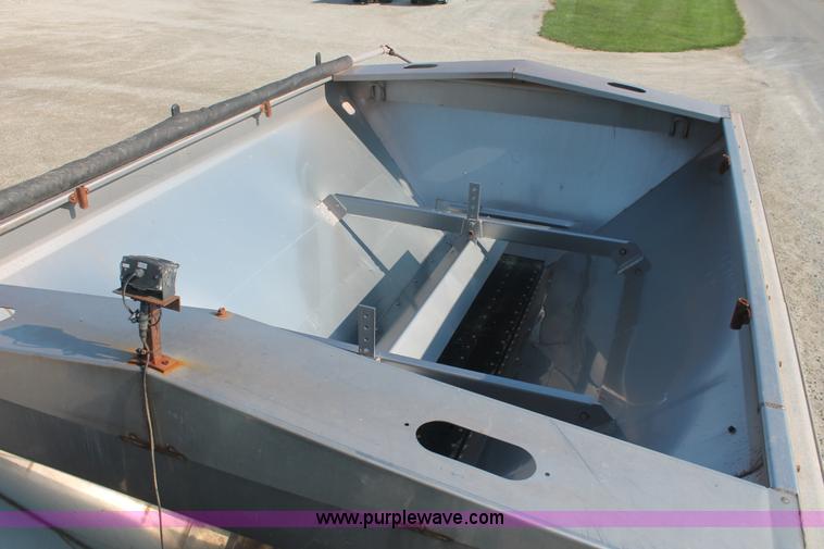 image for item I7841 2005 GVM Prowler XP 1149T self-propelled sprayer/spreader