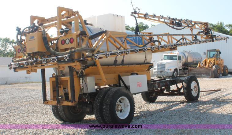 image for item I7841 2005 GVM Prowler XP 1149T self-propelled sprayer/spreader