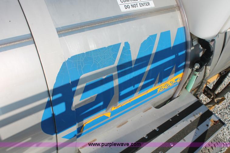 image for item I7841 2005 GVM Prowler XP 1149T self-propelled sprayer/spreader