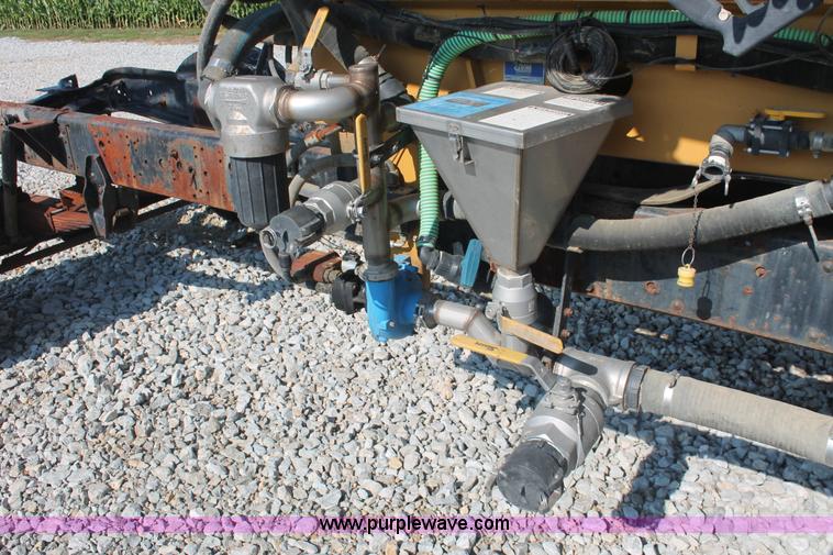 image for item I7841 2005 GVM Prowler XP 1149T self-propelled sprayer/spreader