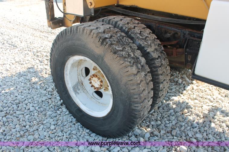 image for item I7841 2005 GVM Prowler XP 1149T self-propelled sprayer/spreader