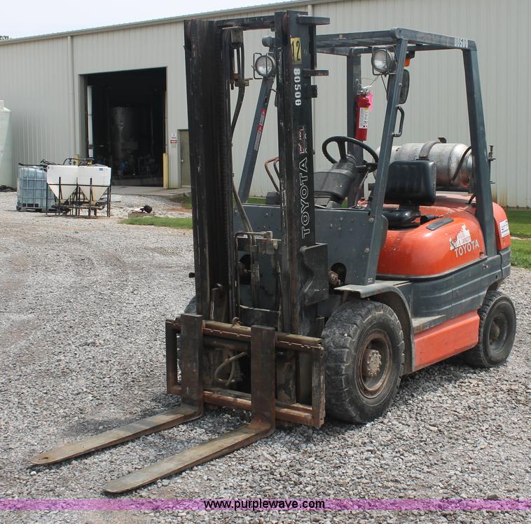 image for item I7843 Toyota 42 forklift