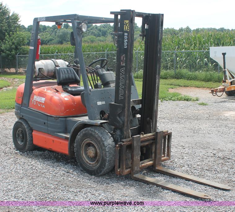 image for item I7843 Toyota 42 forklift