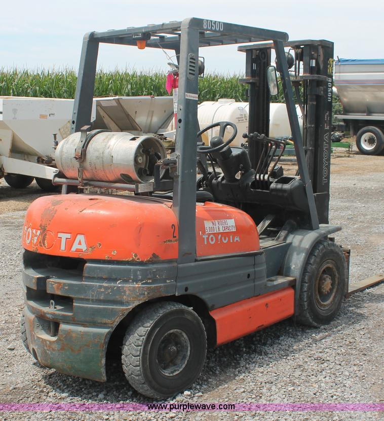 image for item I7843 Toyota 42 forklift